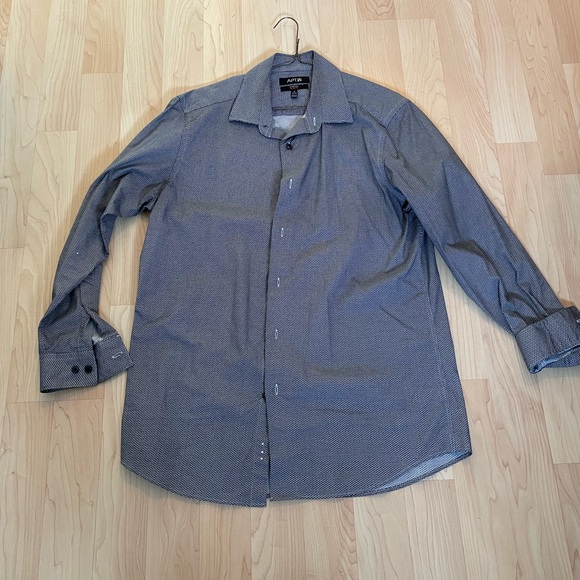 Dress shirt - Picture 1 of 2